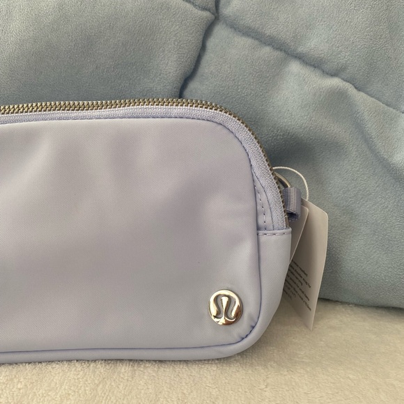 Lululemon everywhere belt bag - Picture 2 of 5